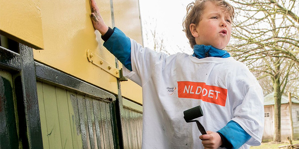 Het Oranje Fonds organiseert de grootste vrijwilligersactie van Nederland: NLdoet