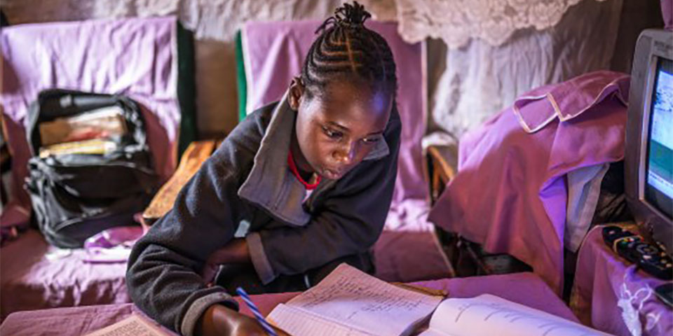 UNICEF: Sterke stijging van het aantal kinderen dat thuiszit door schoolsluitingen